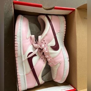 Nike Dunk Low 7Y size